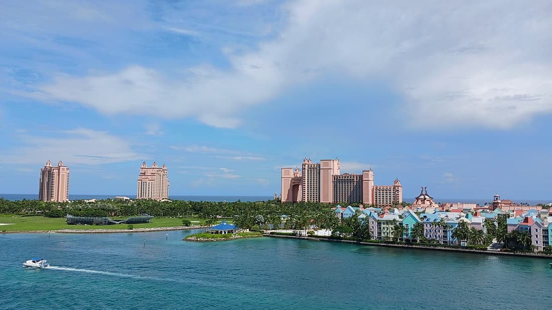 Nobu Sports Bar at Atlantis compare hub
