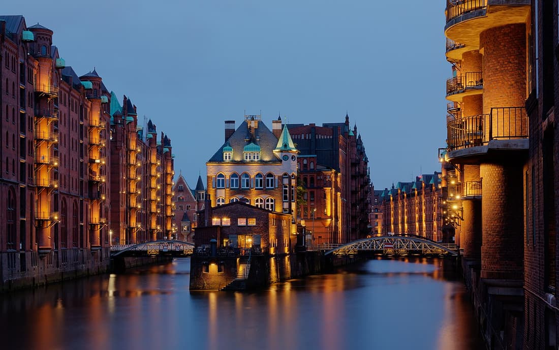 Reeperbahn & St. Pauli Quarter Walk compare hub