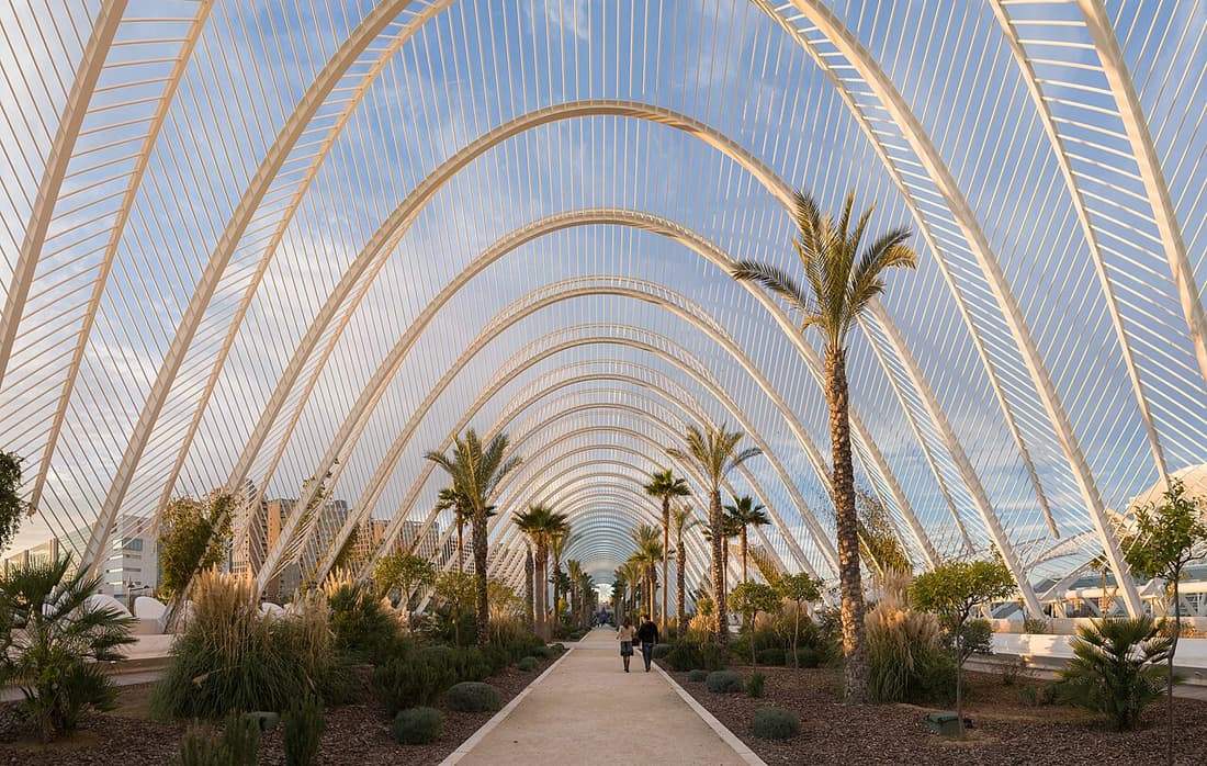 City of Arts and Sciences Walk compare hub