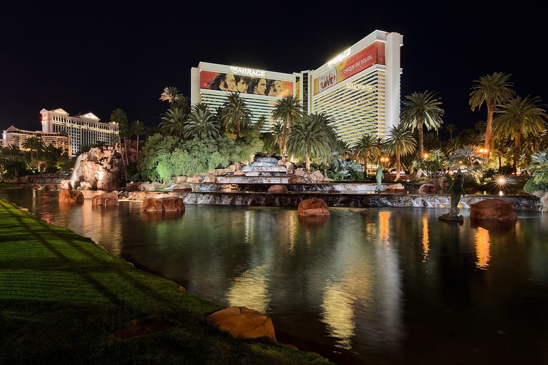 The room that invented the modern Vegas residency (Las Vegas) compare hub