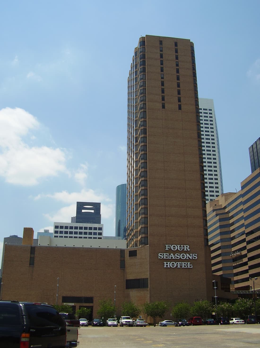 Four Seasons Hotel Houston compare hub
