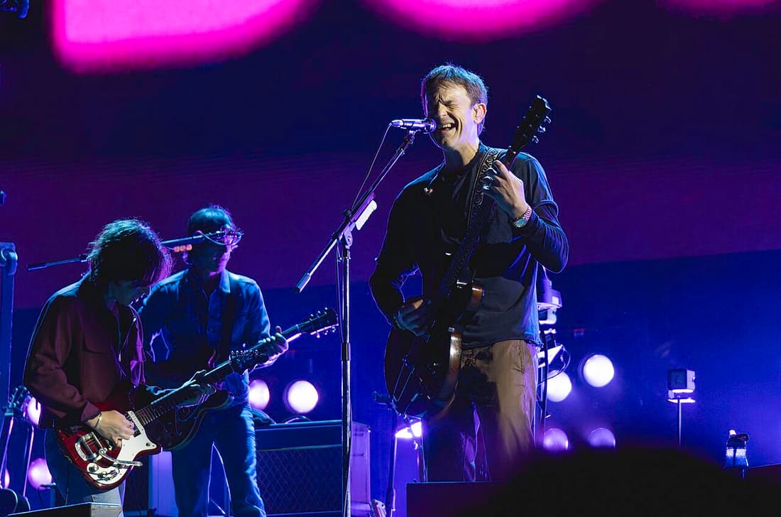 Kings of Leon compare hub