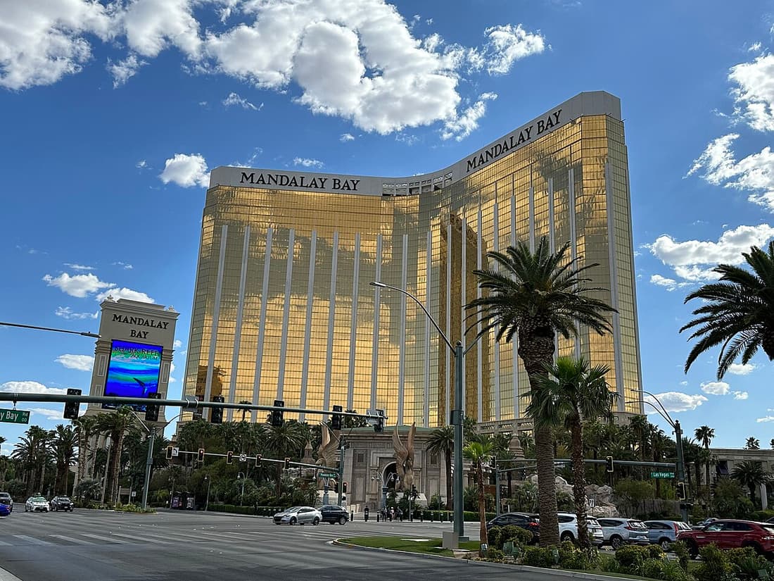 Mandalay Bay Resort & Casino compare hub
