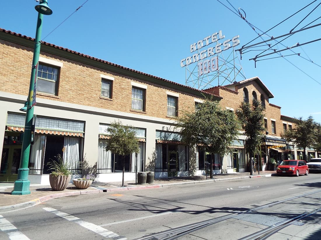 Hotel Congress compare hub