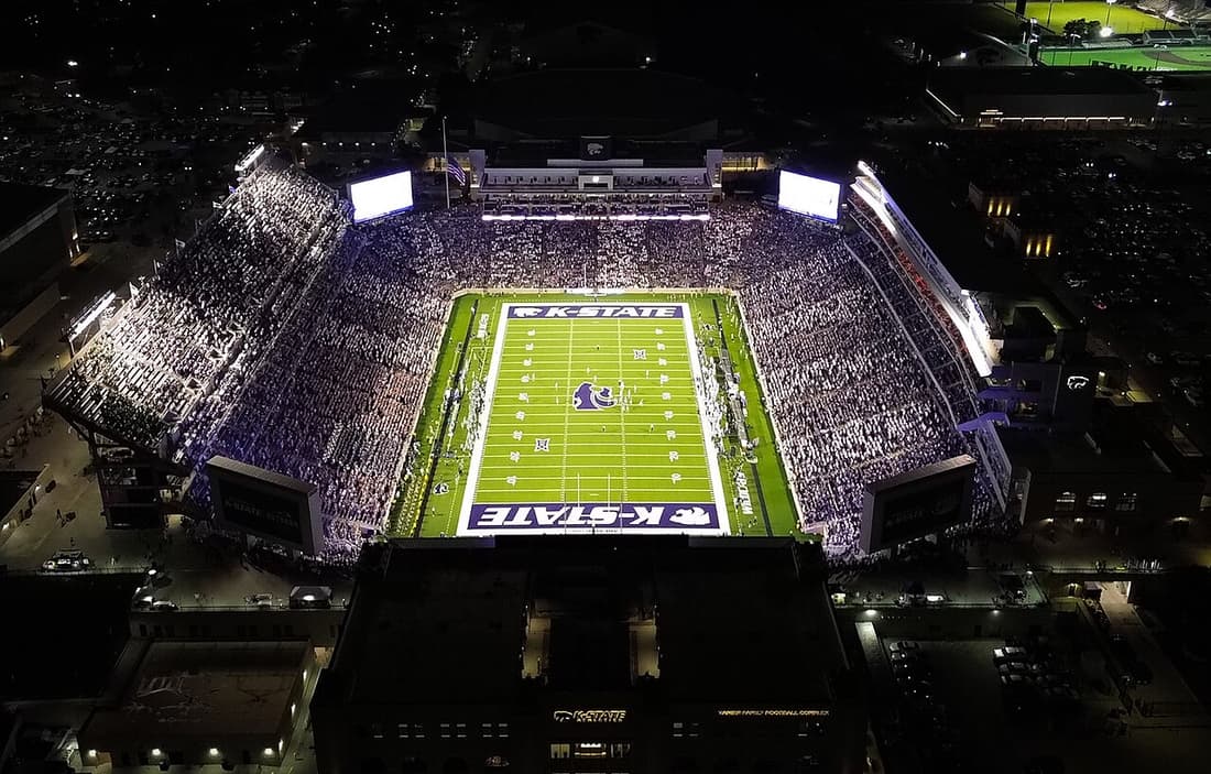Bill Snyder Family Stadium stadium in Manhattan