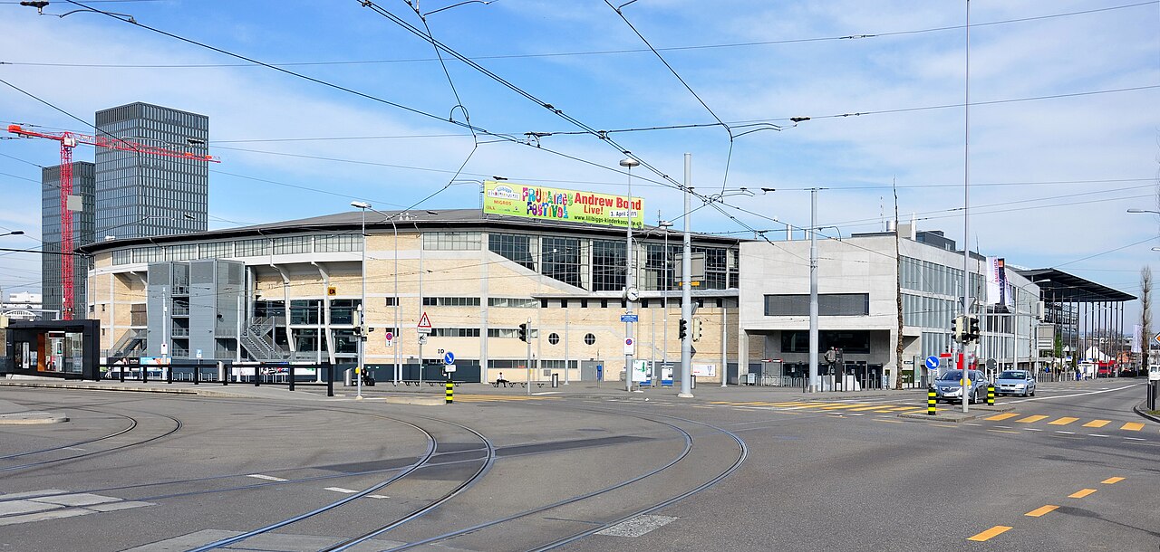 Hallenstadion compare hub